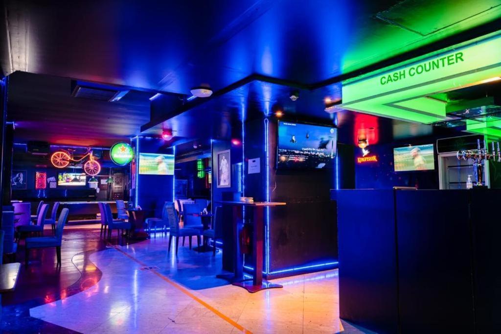 Manhattan Avenue Hotel Дубай Экстерьер фото