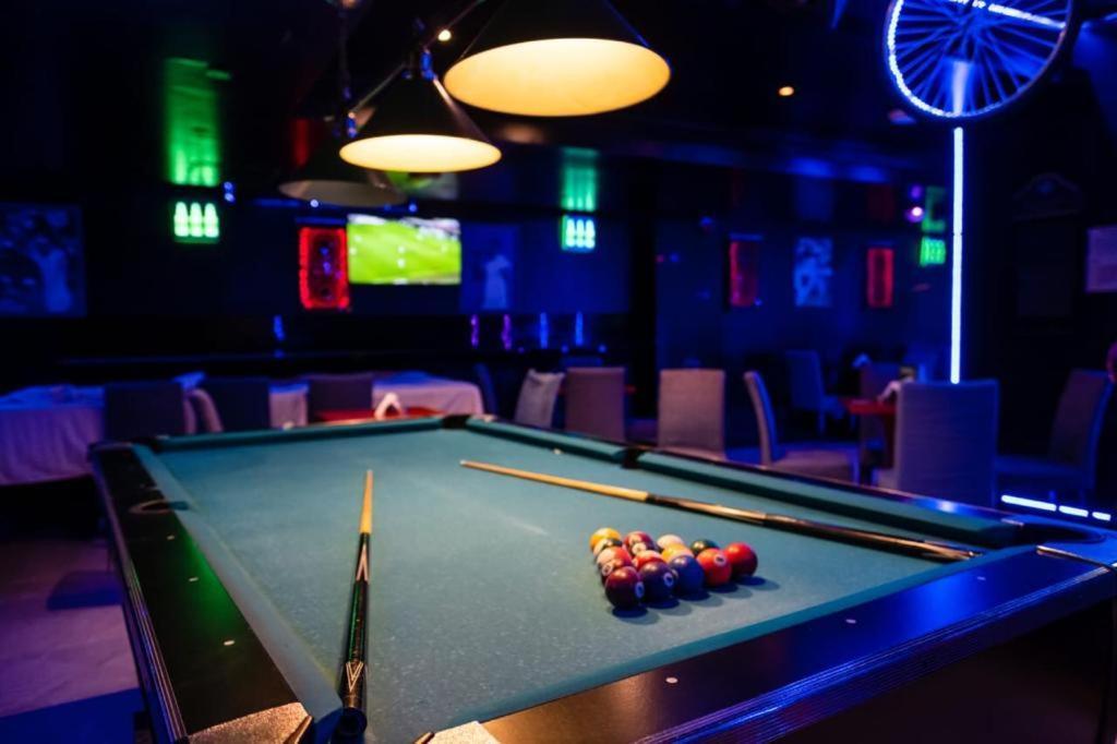 Manhattan Avenue Hotel Дубай Экстерьер фото