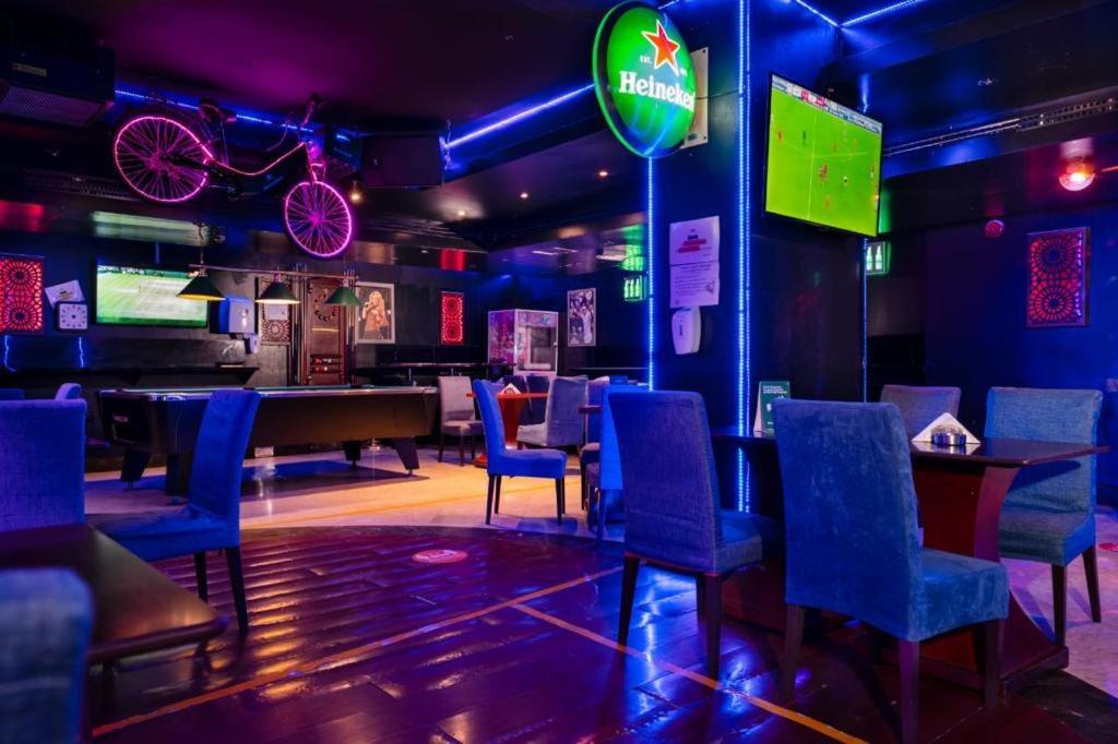 Manhattan Avenue Hotel Дубай Экстерьер фото