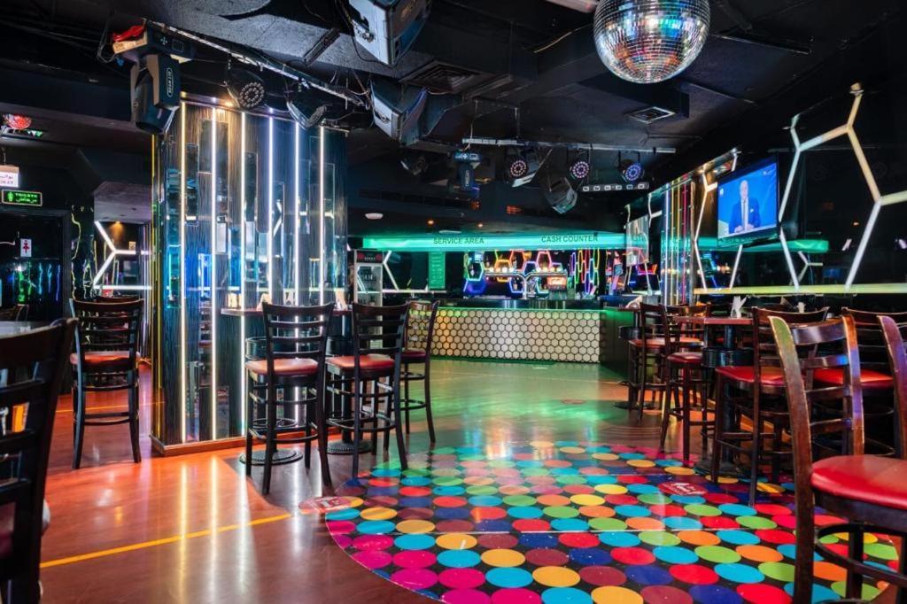 Manhattan Avenue Hotel Дубай Экстерьер фото