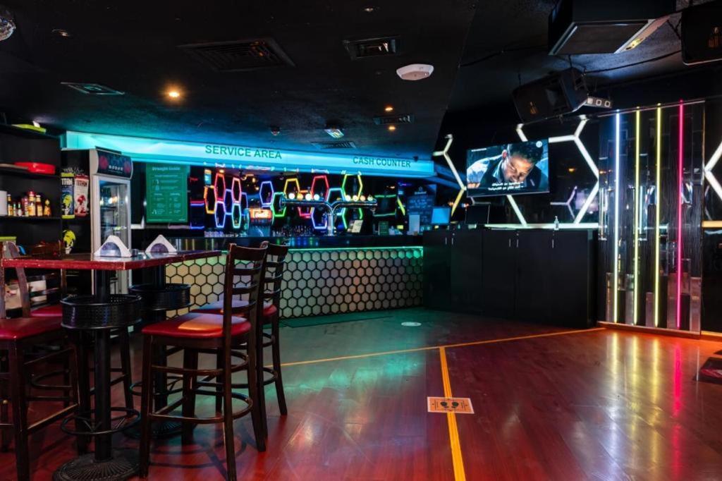 Manhattan Avenue Hotel Дубай Экстерьер фото