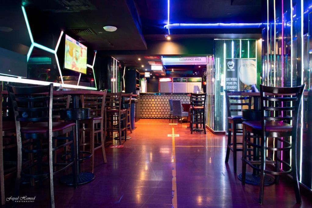 Manhattan Avenue Hotel Дубай Экстерьер фото