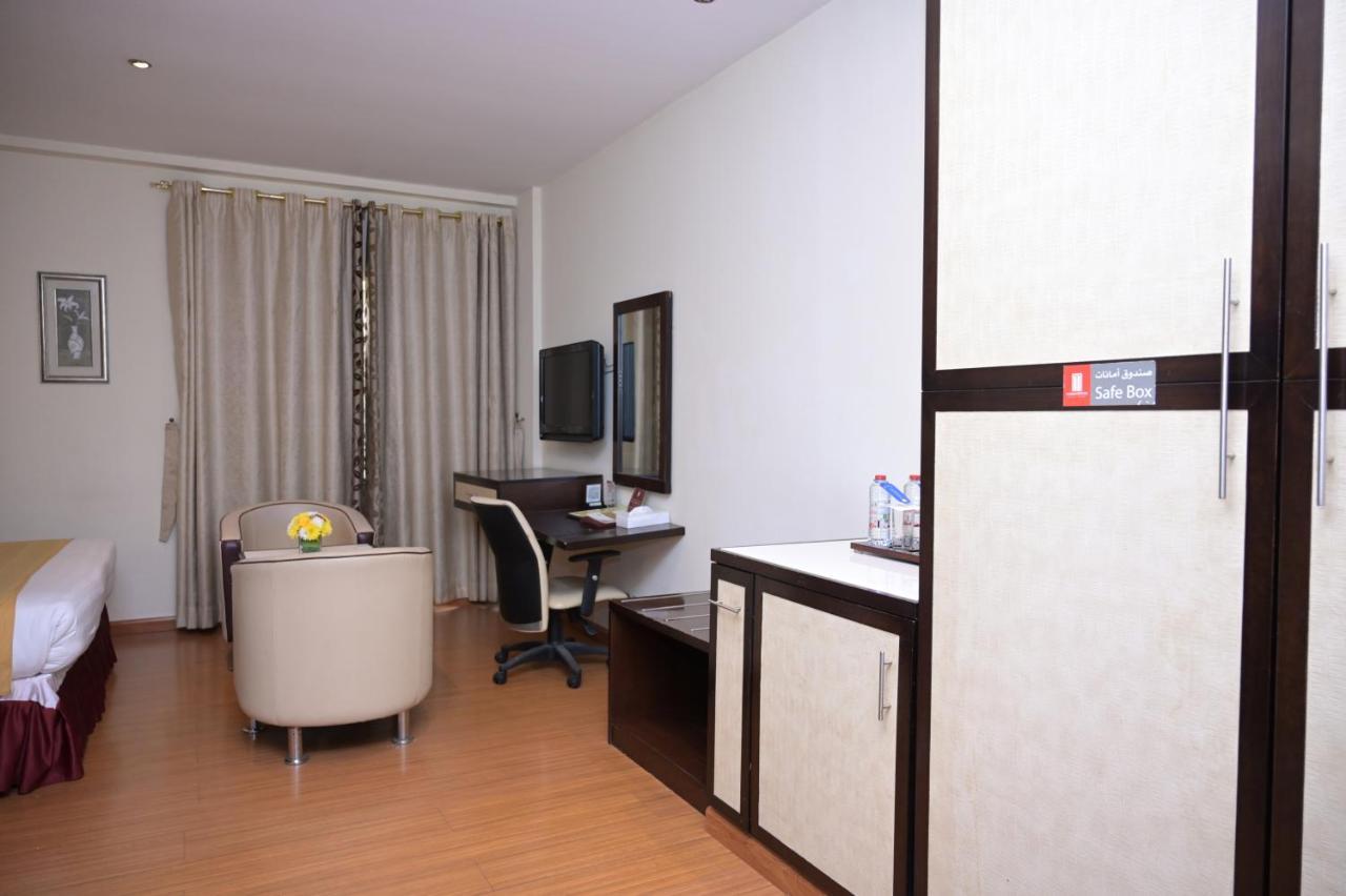 Manhattan Avenue Hotel Дубай Экстерьер фото