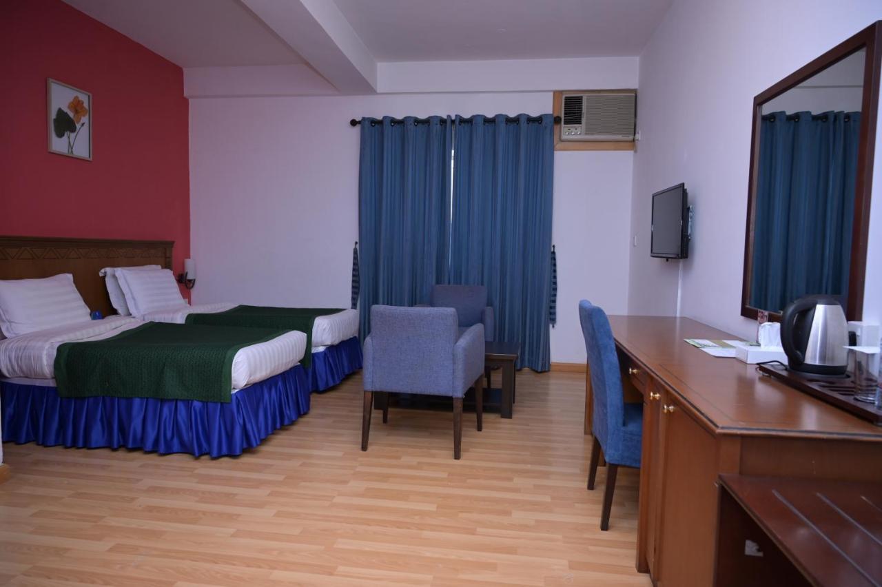 Manhattan Avenue Hotel Дубай Экстерьер фото