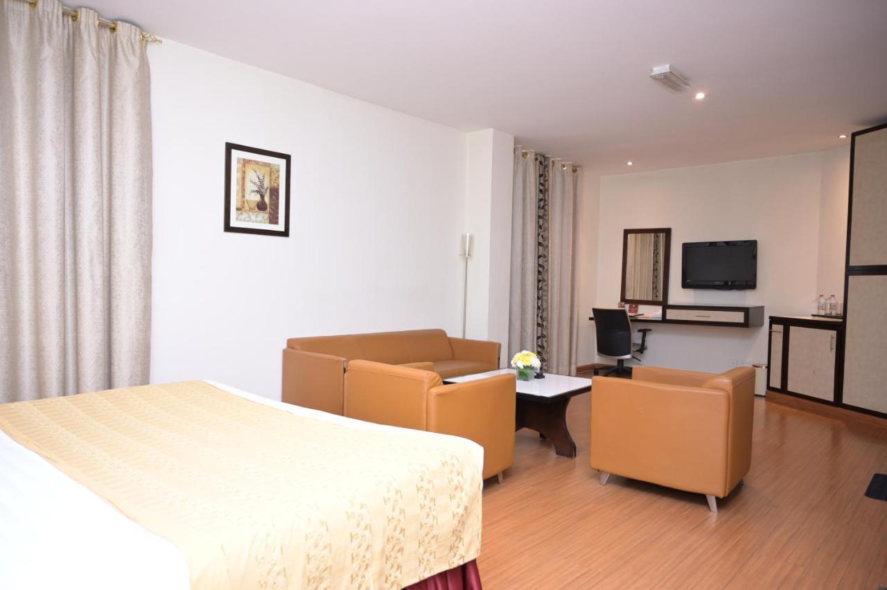Manhattan Avenue Hotel Дубай Экстерьер фото
