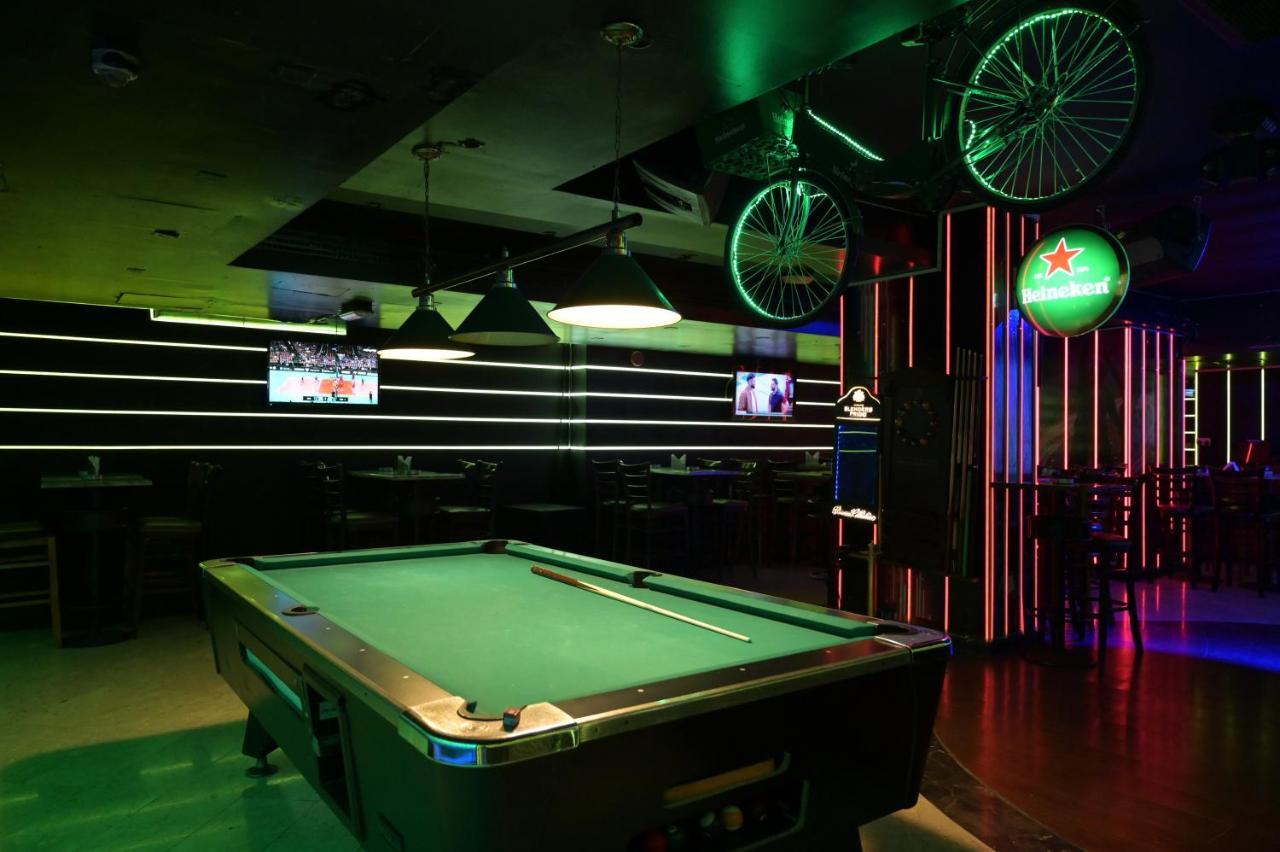Manhattan Avenue Hotel Дубай Экстерьер фото